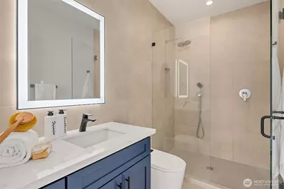 532 W Barrett Street, Seattle, WA 98119 - Photo 11
