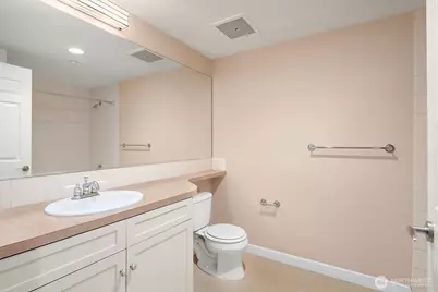 10047 NE Main Street NE #202, Bellevue, WA 98004 - Photo 11