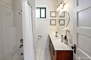 4743 5th Ave NE, Seattle, WA 98105 - Photo 17