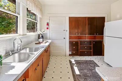 4743 5th Avenue NE, Seattle, WA 98105 - Photo 11