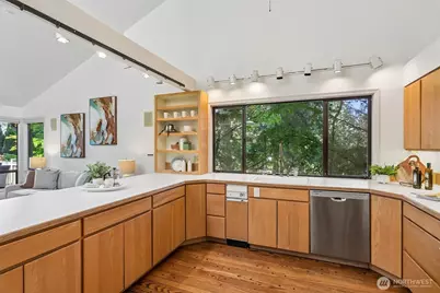 16313 Inglewood Place NE, Kenmore, WA 98028 - Photo 9
