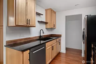 687 SW 3rd Ave, Oak Harbor, WA 98277 - Photo 17