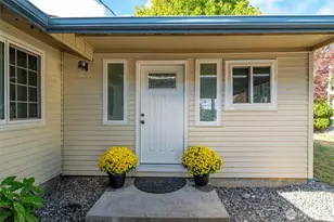 687 SW 3rd Ave, Oak Harbor, WA 98277 - Photo 3