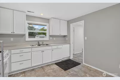 10 E Beech Street, Everett, WA 98203 - Photo 19