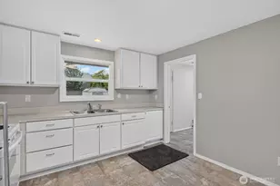 10 E Beech St, Everett, WA 98203 - Photo 19