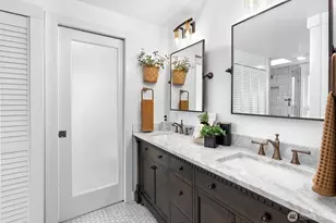 101 NE 57th St, Seattle, WA 98105 - Photo 13