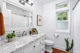 101 NE 57th St, Seattle, WA 98105 - Photo 9