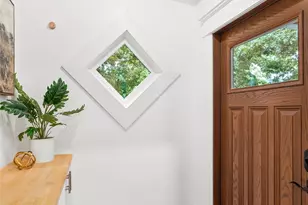101 NE 57th St, Seattle, WA 98105 - Photo 3