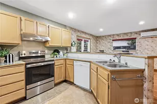 7591 NE Beachwood Ave, Poulsbo, WA 98370 - Photo 13