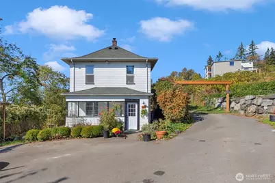 1411 Sunnyside Boulevard, Lake Stevens, WA 98258 - Photo 1