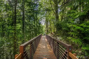 6825 SE Cougar Mountain Way, Bellevue, WA 98006 - Photo 9