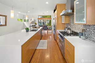 1119 16th Ave, Seattle, WA 98122 - Photo 5