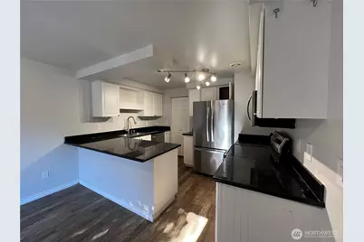 12004 Slater Avenue NE #D5, Kirkland, WA 98034 - Photo 5