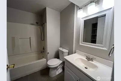 12004 Slater Avenue NE #D5, Kirkland, WA 98034 - Photo 7