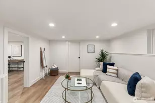 9752 Evanston Ave N, Seattle, WA 98103 - Photo 25
