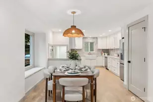 9752 Evanston Ave N, Seattle, WA 98103 - Photo 11