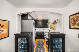 519 W Roy St, Seattle, WA 98119 - Photo 13