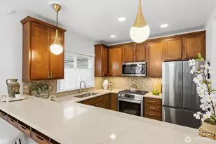 9513 Ashworth Ave N, Seattle, WA 98103 - Photo 13