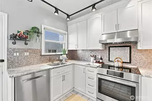 3910 Woodlawn Ave N, Seattle, WA 98103 - Photo 13