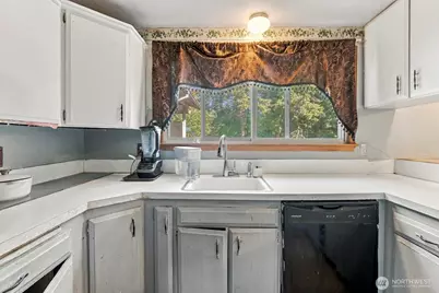 2230 S 253rd Place, Des Moines, WA 98198 - Photo 5