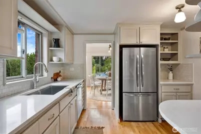 8046 11th Avenue NW, Seattle, WA 98117 - Photo 11