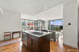 910 Lenora St, Seattle, WA 98121 - Photo 5