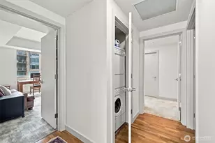 910 Lenora St, Seattle, WA 98121 - Photo 15