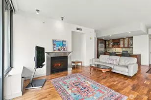 910 Lenora St, Seattle, WA 98121 - Photo 7