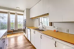 803 NE 72nd St, Seattle, WA 98115 - Photo 19