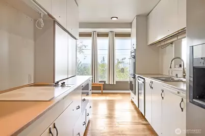 803 NE 72nd Street, Seattle, WA 98115 - Photo 17