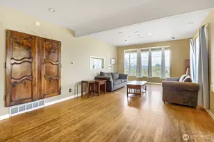 803 NE 72nd St, Seattle, WA 98115 - Photo 15