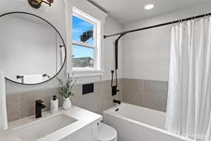 814 26th St, Anacortes, WA 98221 - Photo 13