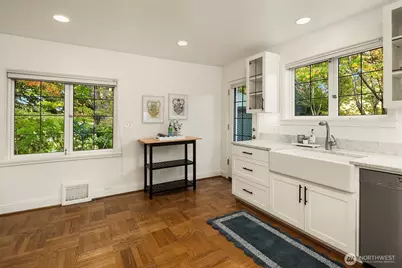 3938 NE Belvoir Place, Seattle, WA 98105 - Photo 11