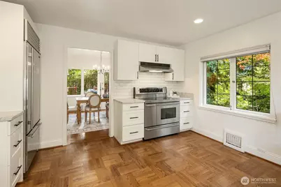 3938 NE Belvoir Place, Seattle, WA 98105 - Photo 9