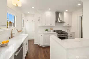 5224 37th Ave NE, Seattle, WA 98105 - Photo 3