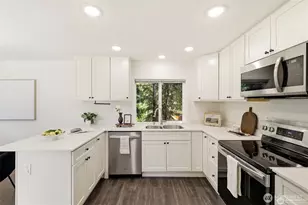 12042 14th Avenue Northeast, Seattle, WA 98125 - Photo 9