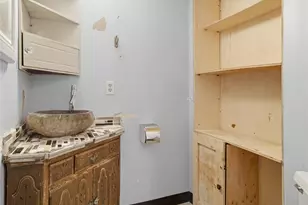 1123 Military Rd E, Tacoma, WA 98445 - Photo 9