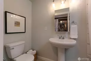 950 SE 4th Ave, Oak Harbor, WA 98277 - Photo 11