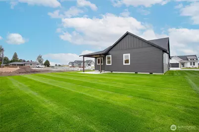 321 W 3rd Street, Everson, WA 98247 - Photo 31