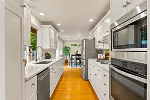 10404 NE 198th St, Bothell, WA 98011 - Photo 11