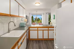 11239 Greenwood Ave N, Seattle, WA 98133 - Photo 13