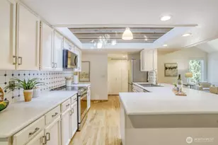 15301 SE 48th Dr, Bellevue, WA 98006 - Photo 3