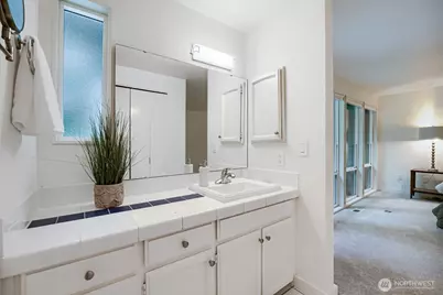 15301 SE 48th Drive, Bellevue, WA 98006 - Photo 13