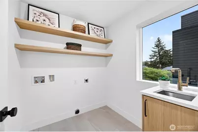 4529 Corliss Avenue N, Seattle, WA 98103 - Photo 15