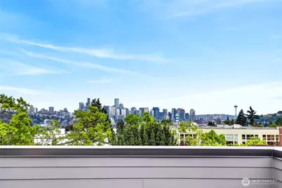 4529 Corliss Avenue N, Seattle, WA 98103 - Photo 21