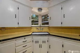 9525 7th Ave NW, Seattle, WA 98117 - Photo 5