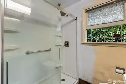 9525 7th Avenue NW, Seattle, WA 98117 - Photo 13