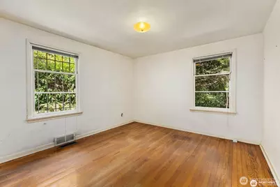 9525 7th Avenue NW, Seattle, WA 98117 - Photo 11