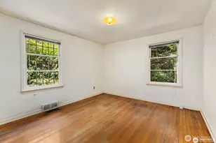 9525 7th Ave NW, Seattle, WA 98117 - Photo 11