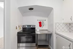 2447 N Wycoff Ave, Bremerton, WA 98312 - Photo 9